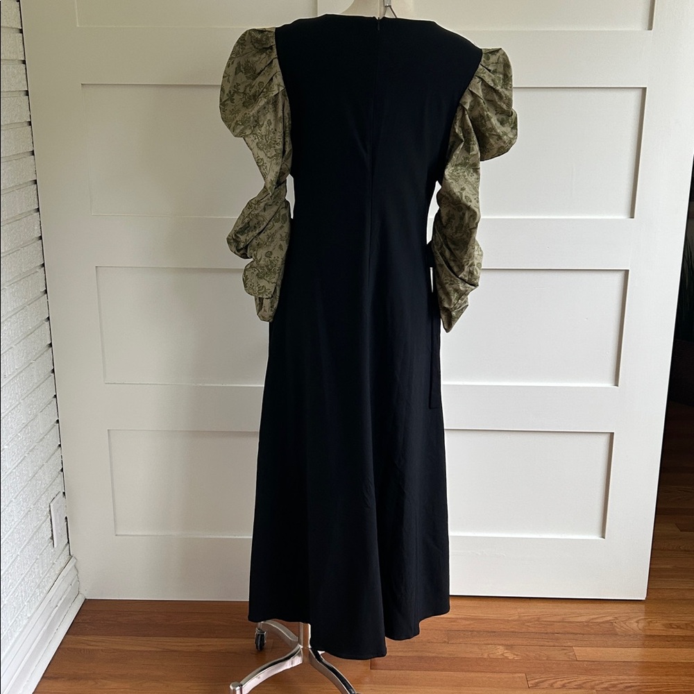 Tuckernuck- Hyacinth House black Juliet maxi dress with gathered green sleeves - Picture 4 of 11